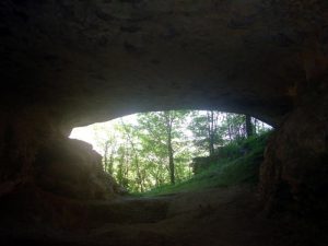 Los Alrededores