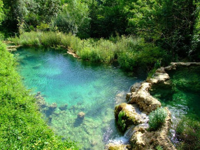 Los Alrededores