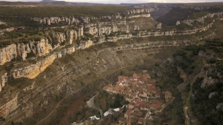 Vista aérea Orbaneja del Castillo