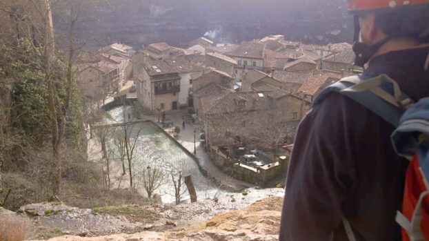 El río atraviesa el pueblo